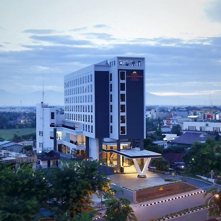Hotel Grandhika Setiabudi Medan Kültér fotó