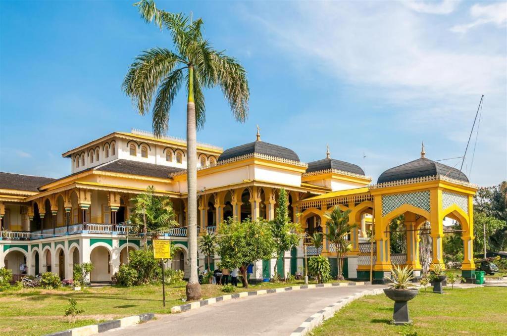 Hotel Grandhika Setiabudi Medan Kültér fotó