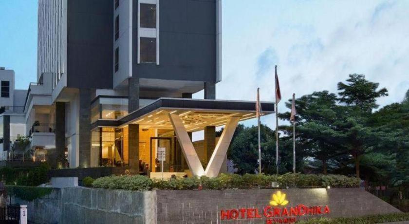 Hotel Grandhika Setiabudi Medan Kültér fotó