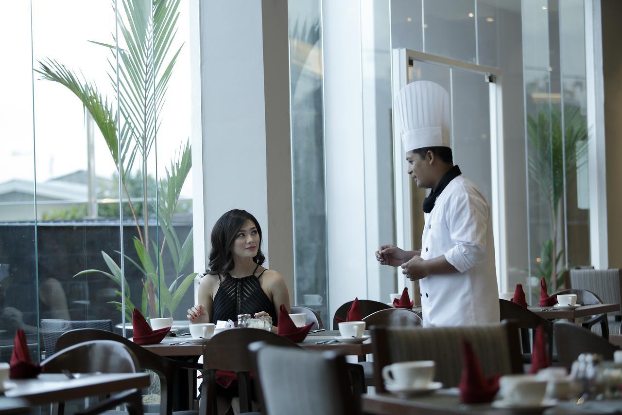 Hotel Grandhika Setiabudi Medan Kültér fotó
